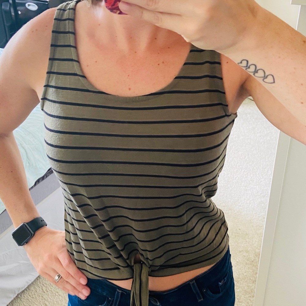 Tank tops 2 for $10! Make an offer!